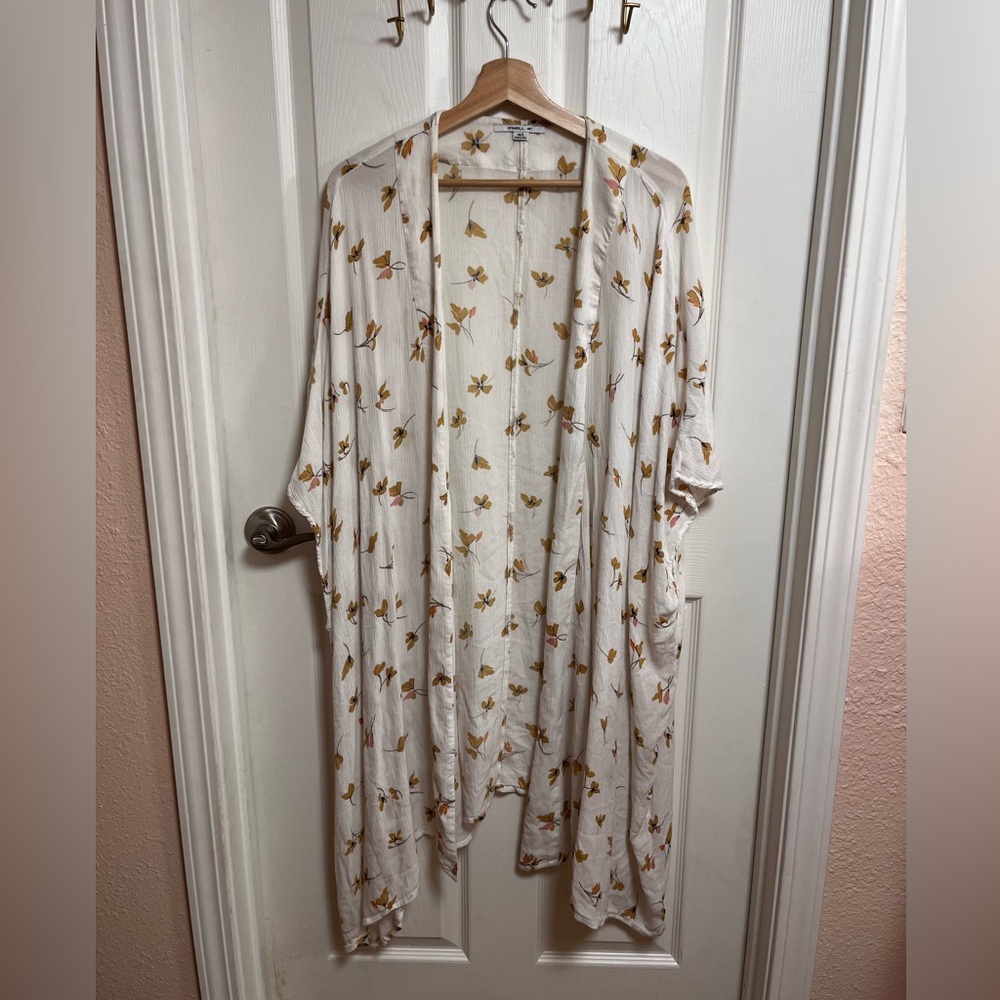 O'Neill Cream and Yellow Floral Kimono/ Beach Cover Up 🌼